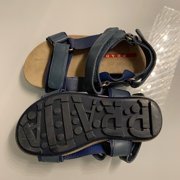 Prada kid’s sandals size 10.5 NWOT - Picture 5 of 8